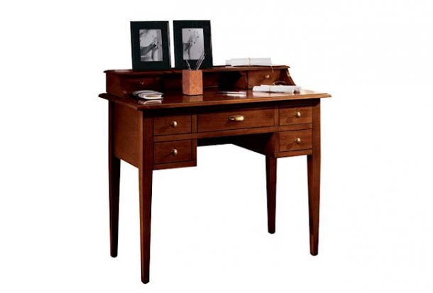 Scrivania con alzatina